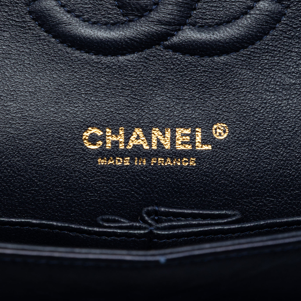 Pre-Loved Chanel Medium Classic Lambskin Double Flap - Picture 5 of 7